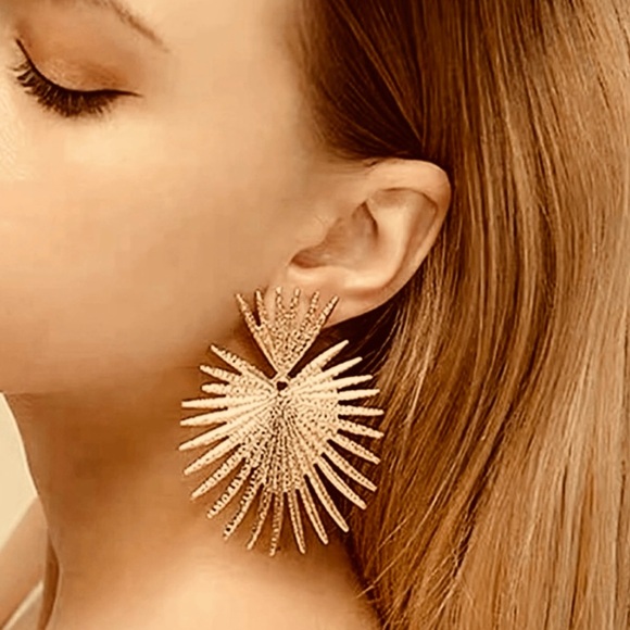 Zara “Radiance” Heart Crown Sunburst Beam Ray Regal Royal Statement Gold Earring - Picture 5 of 14